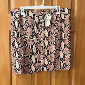 Trendy Brand New Francesca's Pink and Black Snake Print Skirt🔥